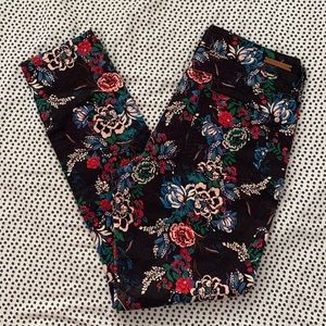 NWOT Pilcro Anthropologie floral ankle jean